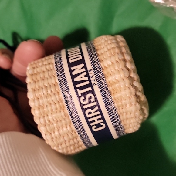 Dior mini bucket crossbody - Picture 4 of 6